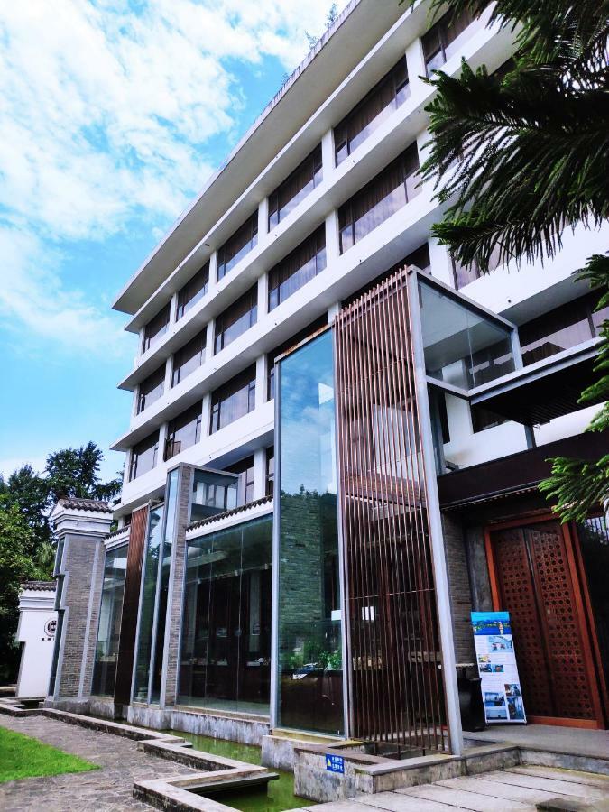 Guilin Ronghu Hotel Exterior photo